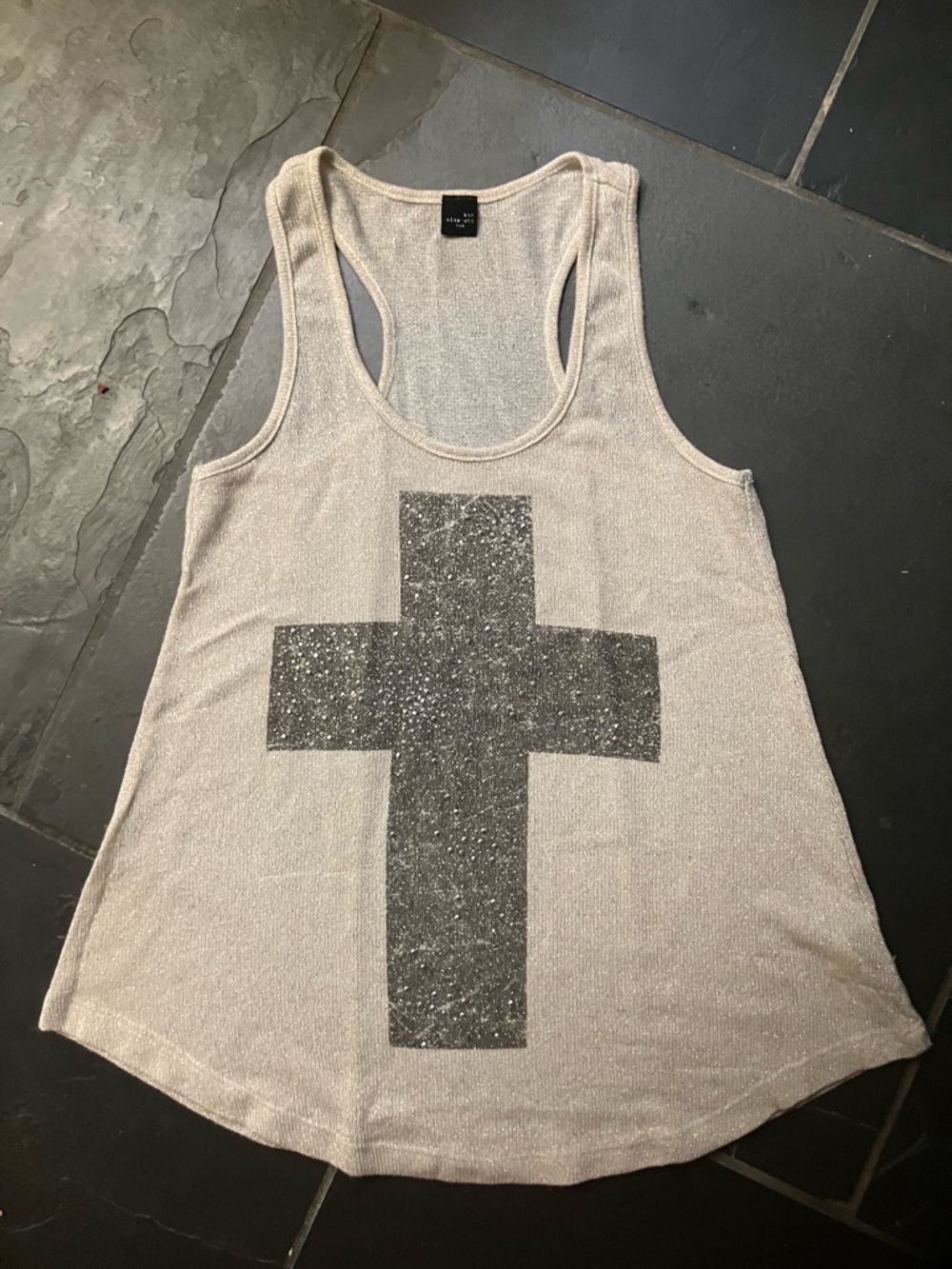 The Clas-sic USA Women’s Size Medium Tank Top with Cross